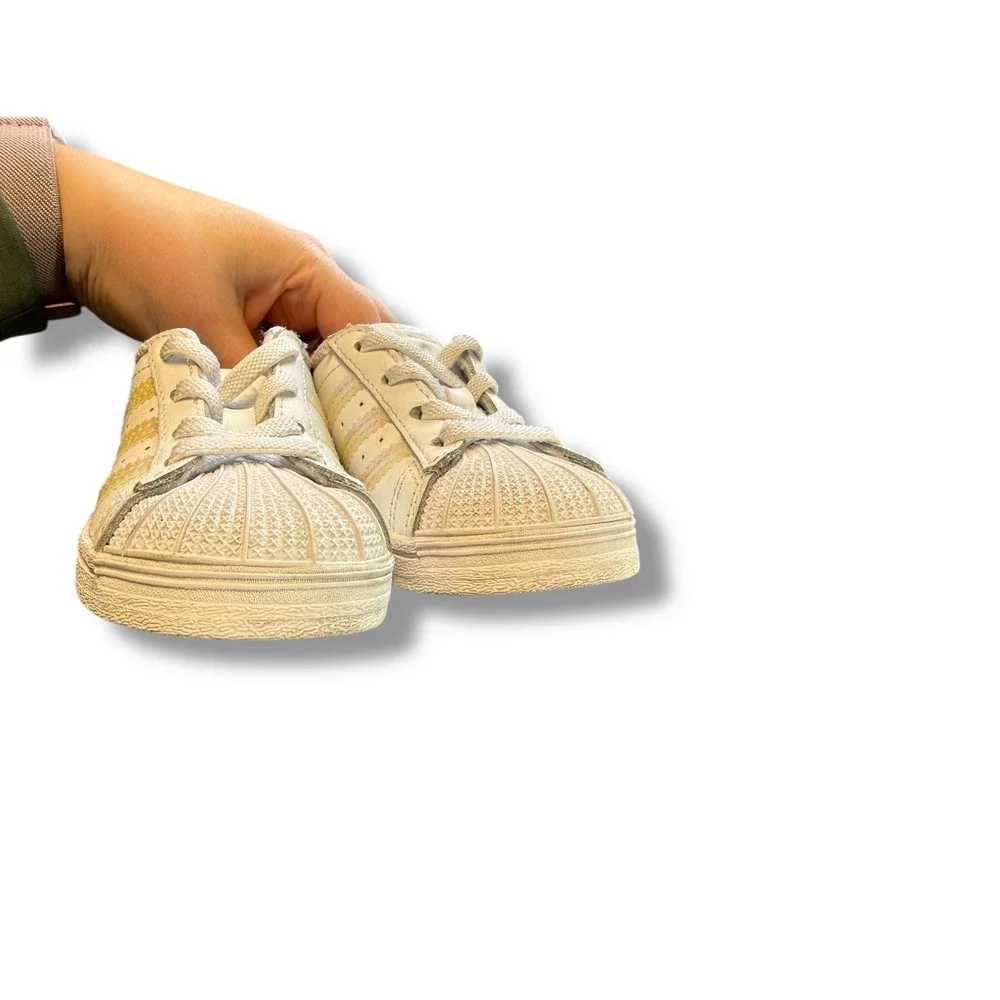Adidas Superstar Sneakers Kids Size 6K Cream Yellow Stripes Low Top Casual Shoes